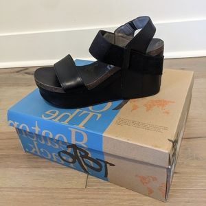 OTBT Bushnell Black Wedge Sandals
